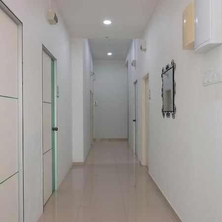 Dlayaran Villa Guest House 쿠알라 롬핀 외부 사진
