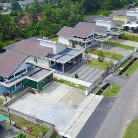 Dlayaran Villa Guest House 쿠알라 롬핀 외부 사진