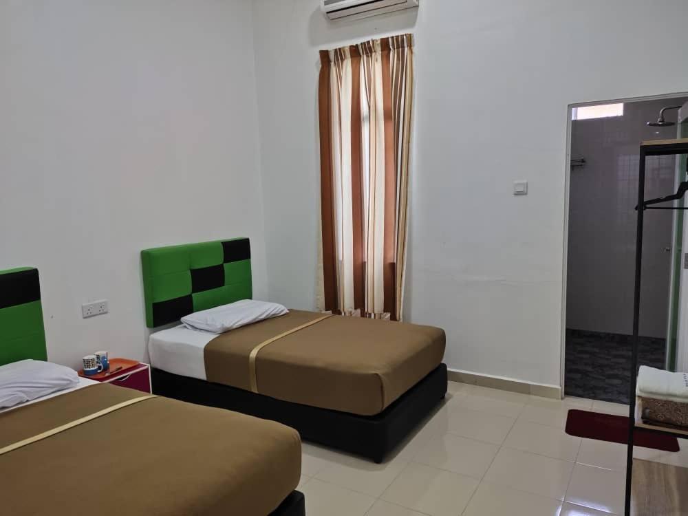Dlayaran Villa Guest House 쿠알라 롬핀 외부 사진